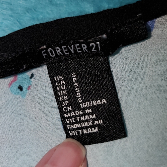 🌷Forever 21 Tank sheer blouse 🌺 - Picture 2 of 3